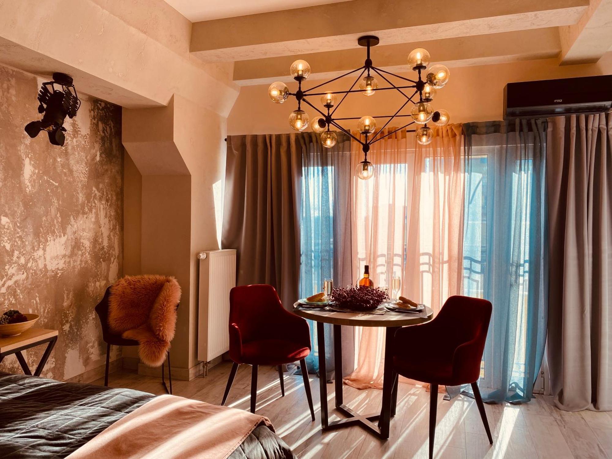 Studio Lux Loft On Victory Street In The City Center Виниця Екстериор снимка