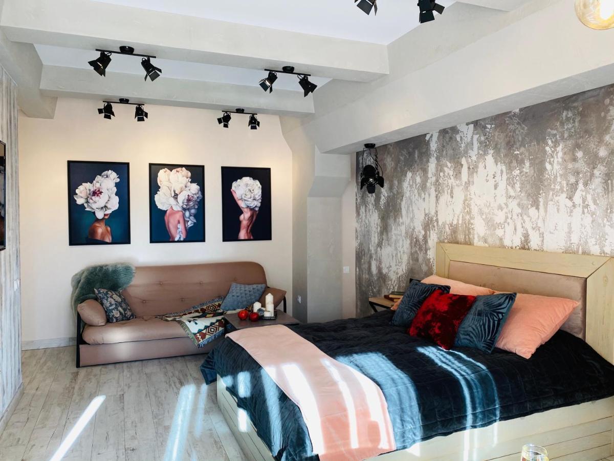 Studio Lux Loft On Victory Street In The City Center Виниця Екстериор снимка